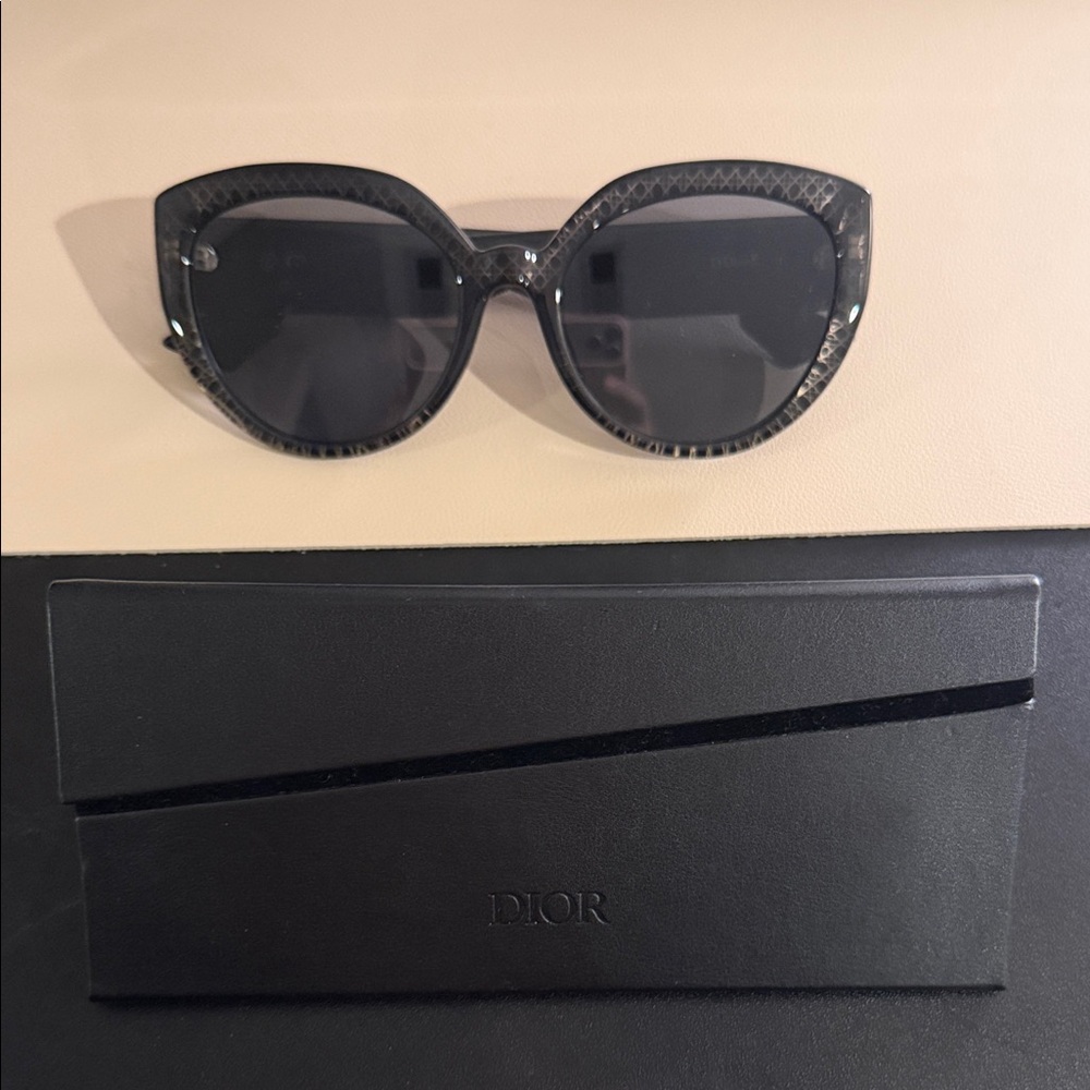 Dior Elegant Black Cat-Eye Sunglasses